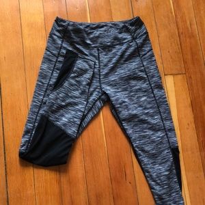 Athletic leggings